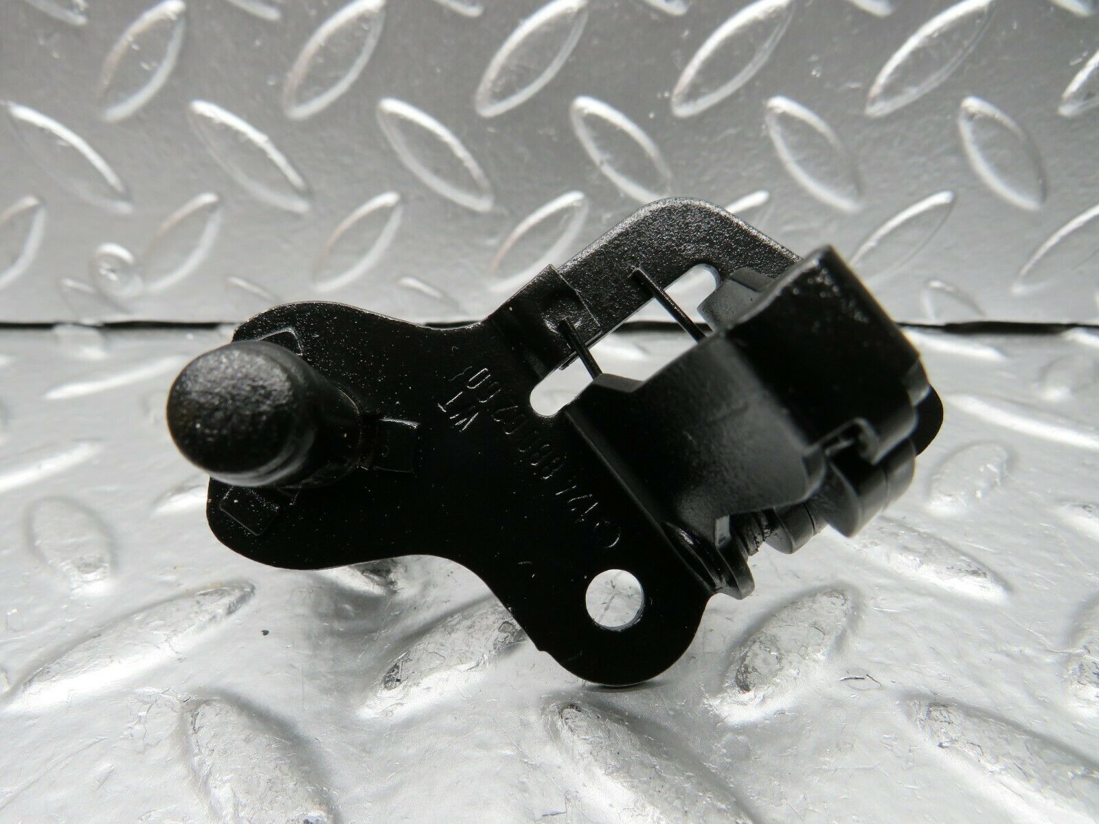 22569 Mercedes-Benz C124 E220 Coupe Bonnet Lock Catch 1248800260