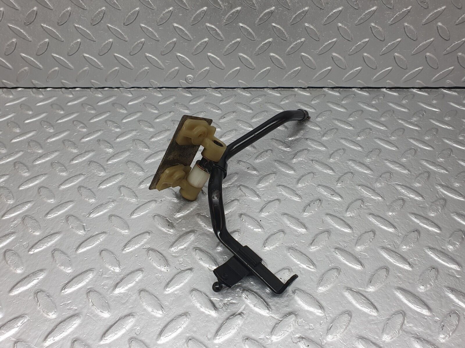 41022 Mercedes-Benz W126 300SE Accelerator Pedal Linkage