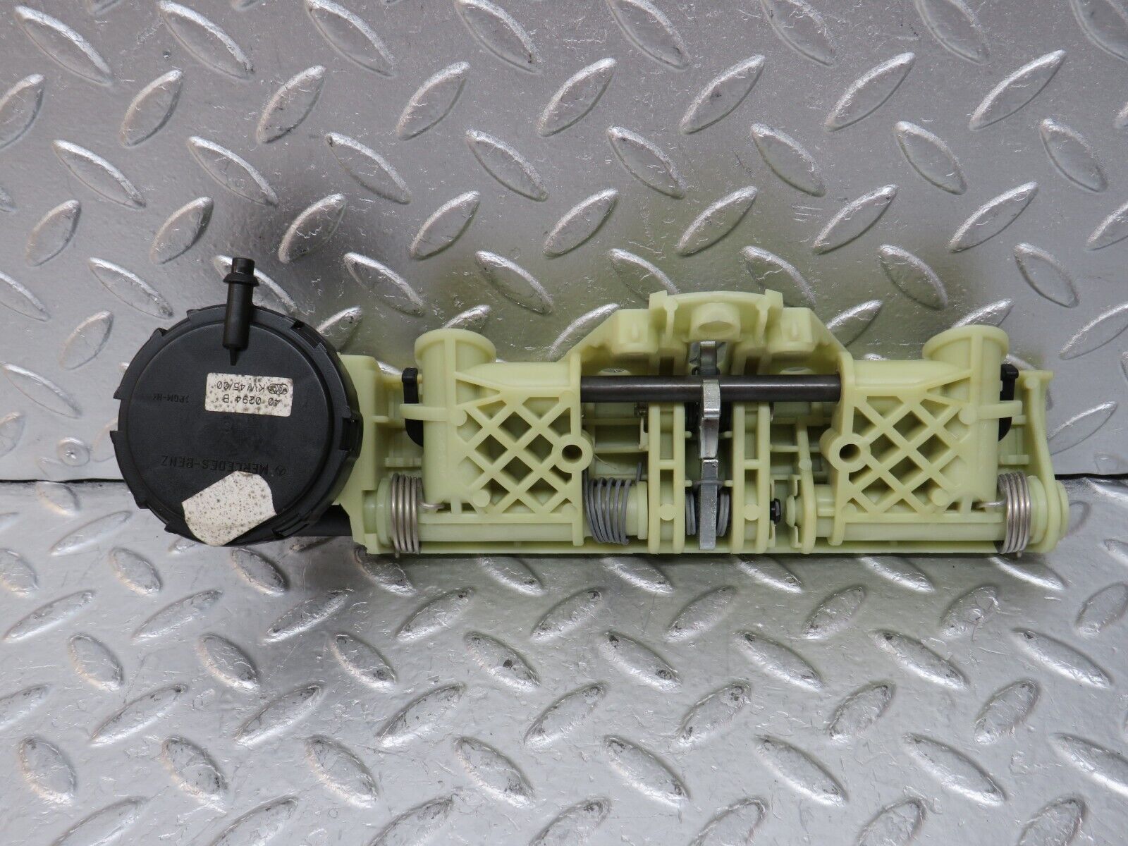 34909 Mercedes-Benz W210 320E Rear Headrest Folding Mechanism 400294B