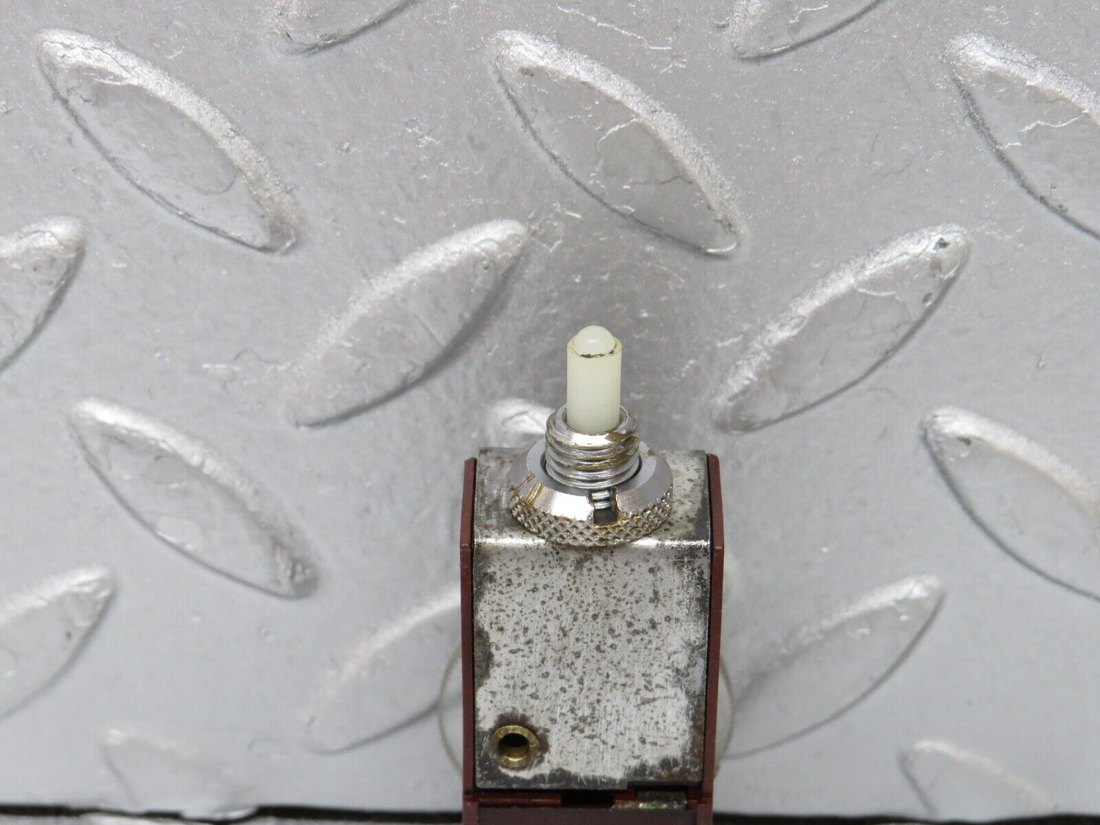 35823 Mercedes-Benz W108 Glove Box Light Switch 56383000