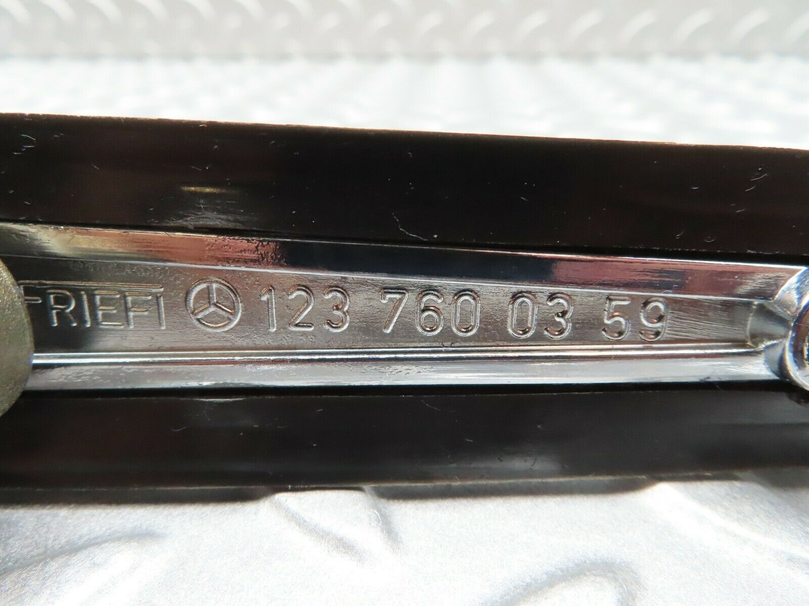 4516 Mercedes-Benz W123 230E Exterior Door Handle Rear 1237600359