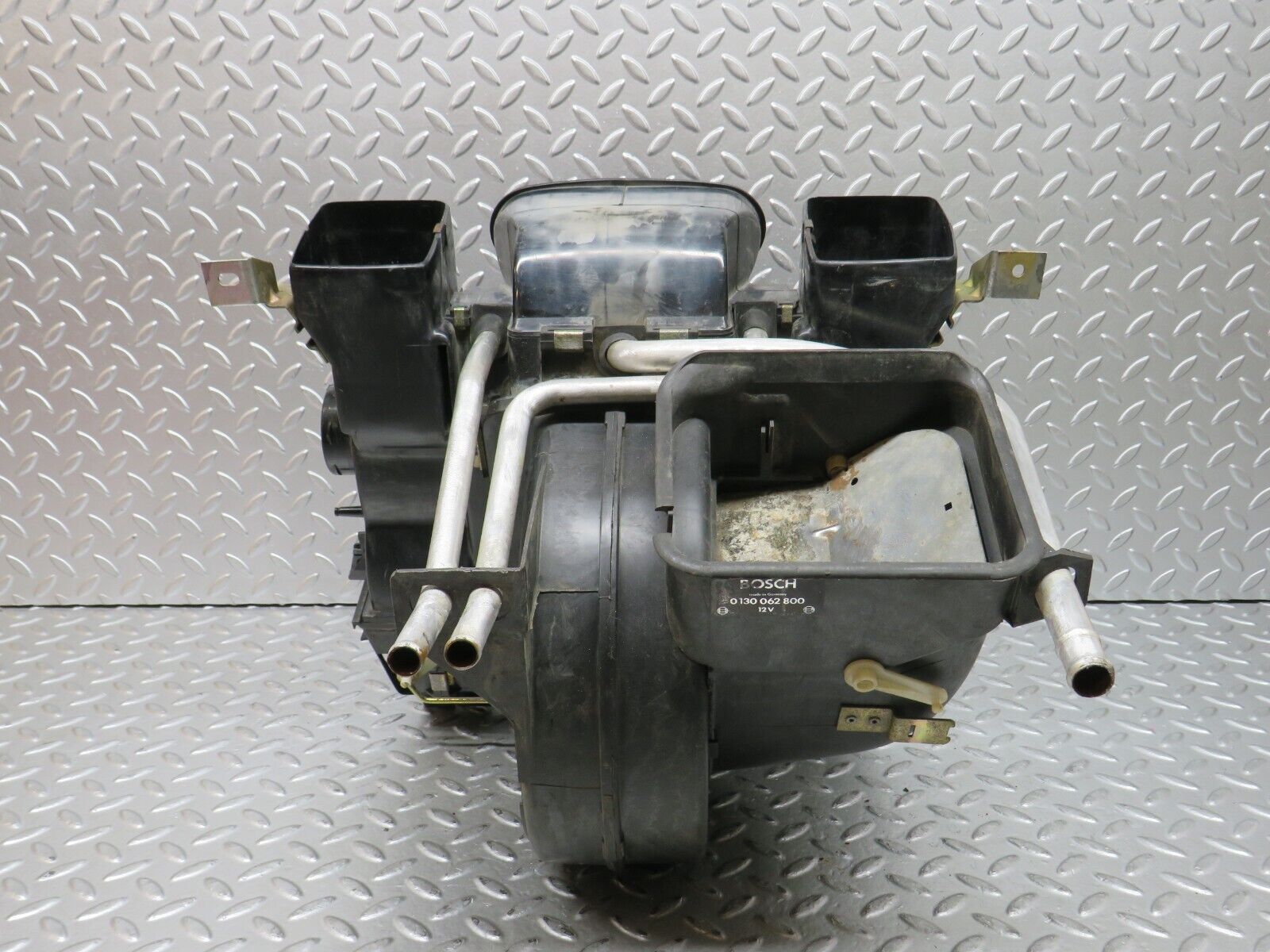 28122 Mercedes-Benz W123 280E Heater Box Blower Housing Behr 1238300008