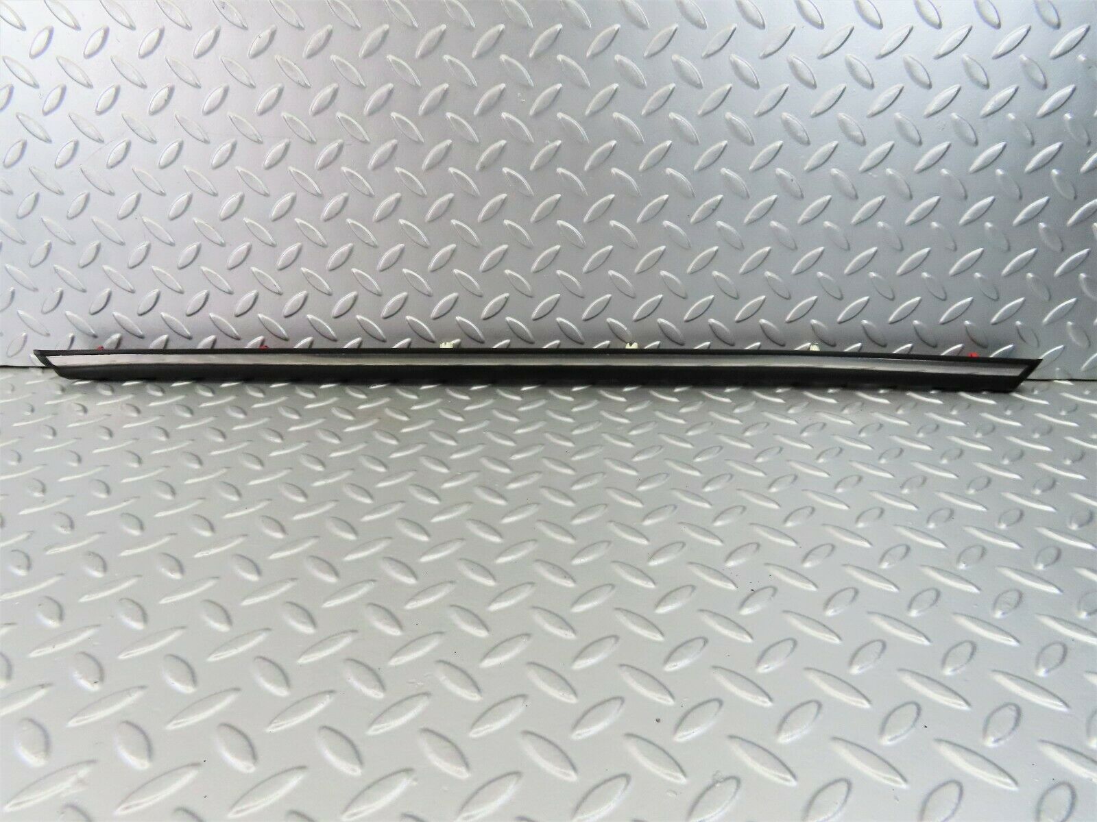 7253 Mercedes-Benz W116 450SE Centre Door Chrome Trim Rear Right