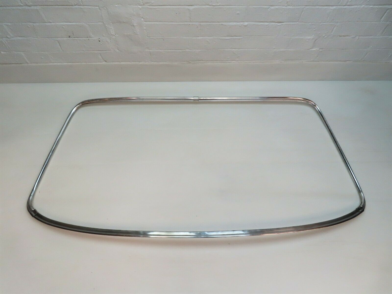 4477 Mercedes-Benz W123 230E Rear Windscreen Chrome Trim