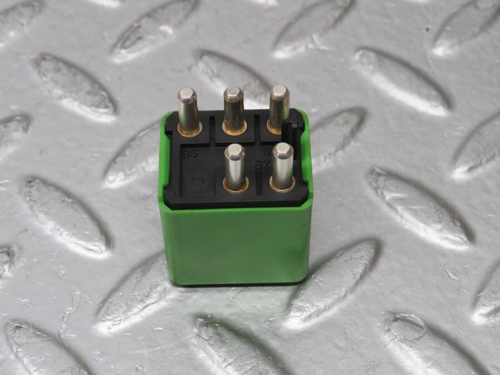 37950 Mercedes-Benz A124 320E Cabriolet Headlight Wiper Relay 1268202026