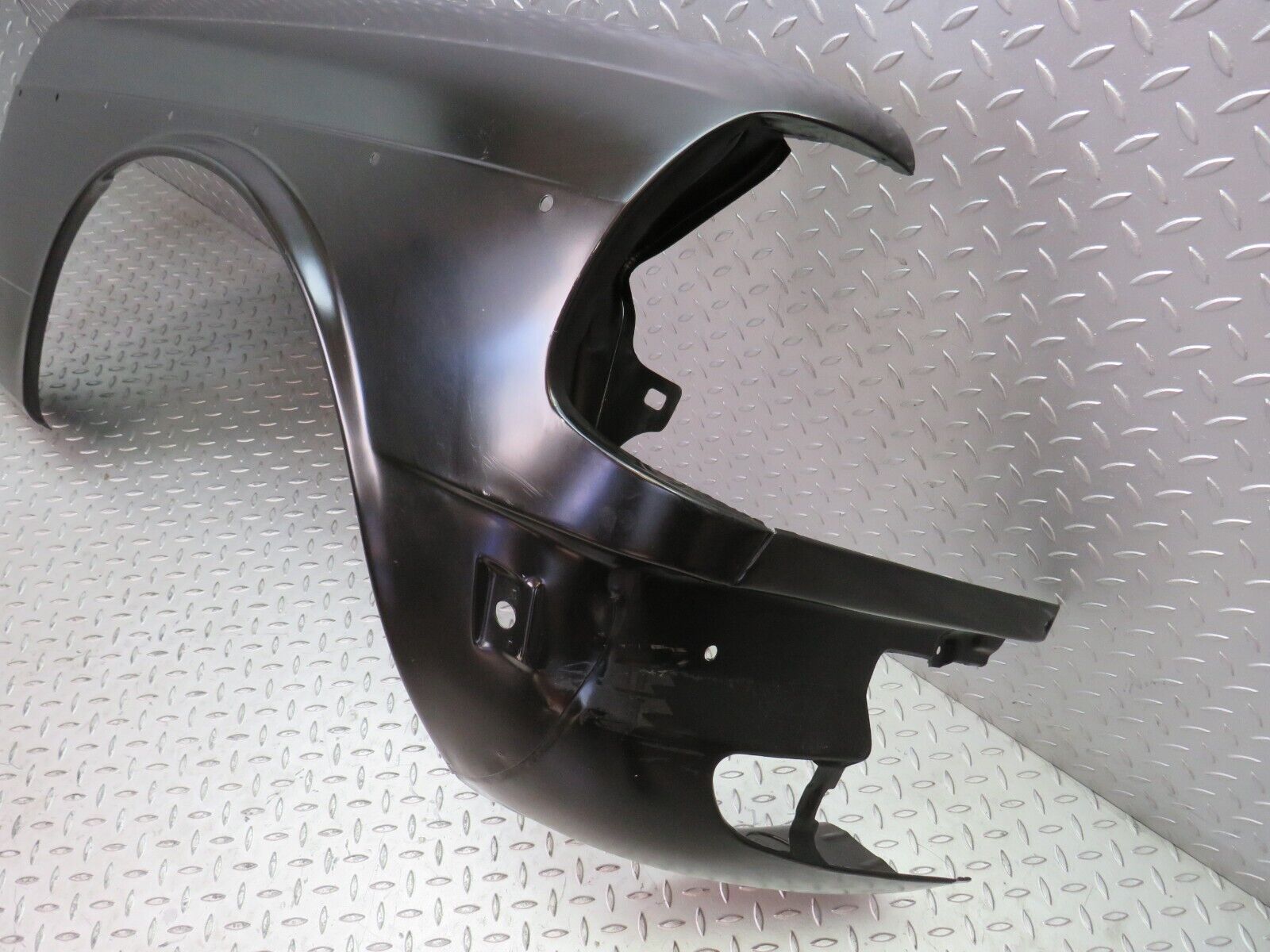 28346 Mercedes-Benz S123 240D Wagon Front Right Wing Fender