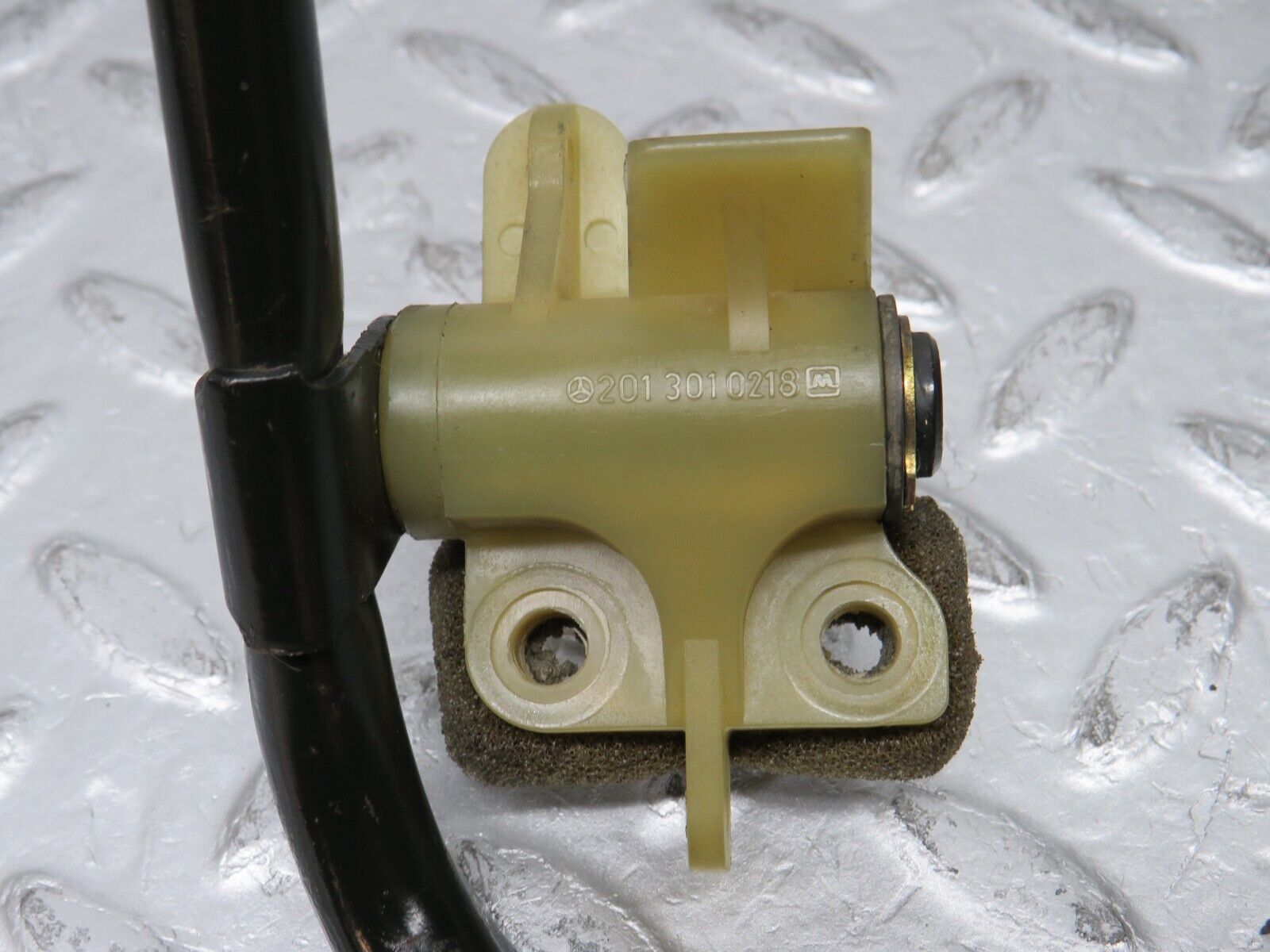 37939 Mercedes-Benz A124 320E Cabriolet Accelerator Pedal Linkage 2013010218