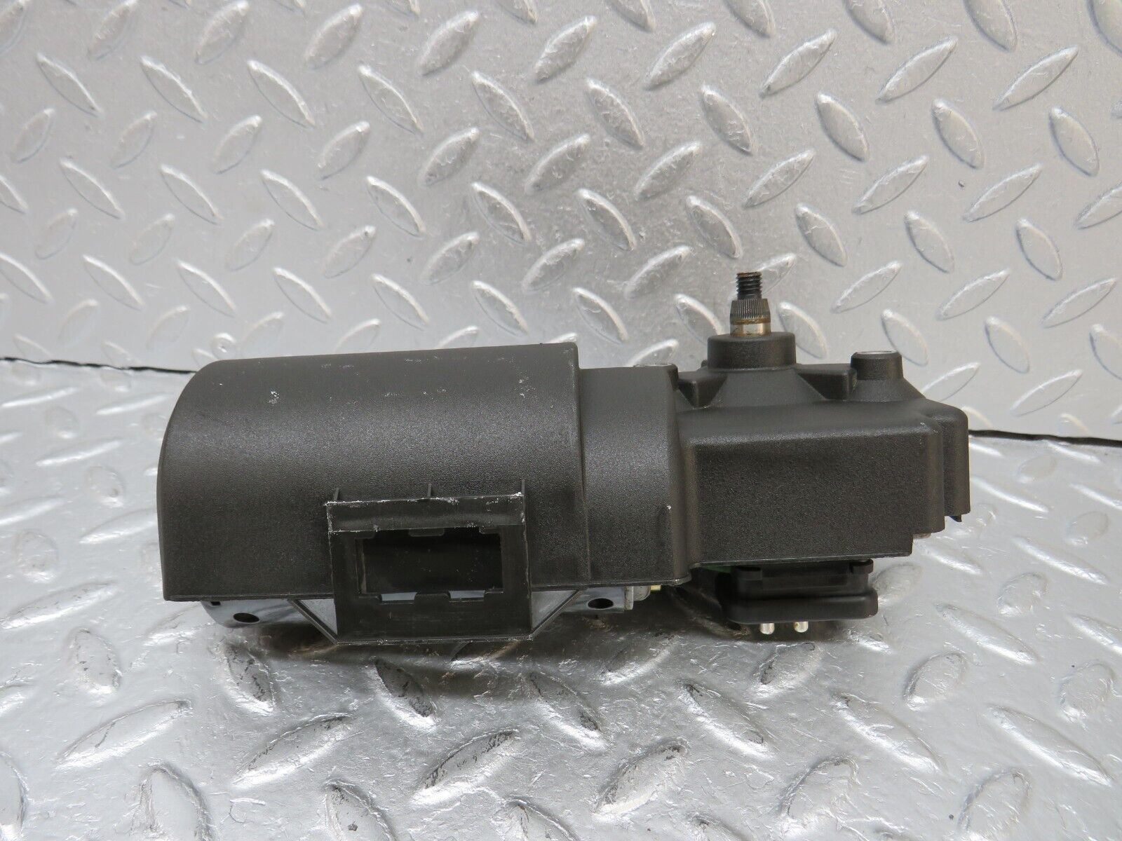 38078 Mercedes-Benz A124 320E Cabriolet Wiper Motor 0390241425