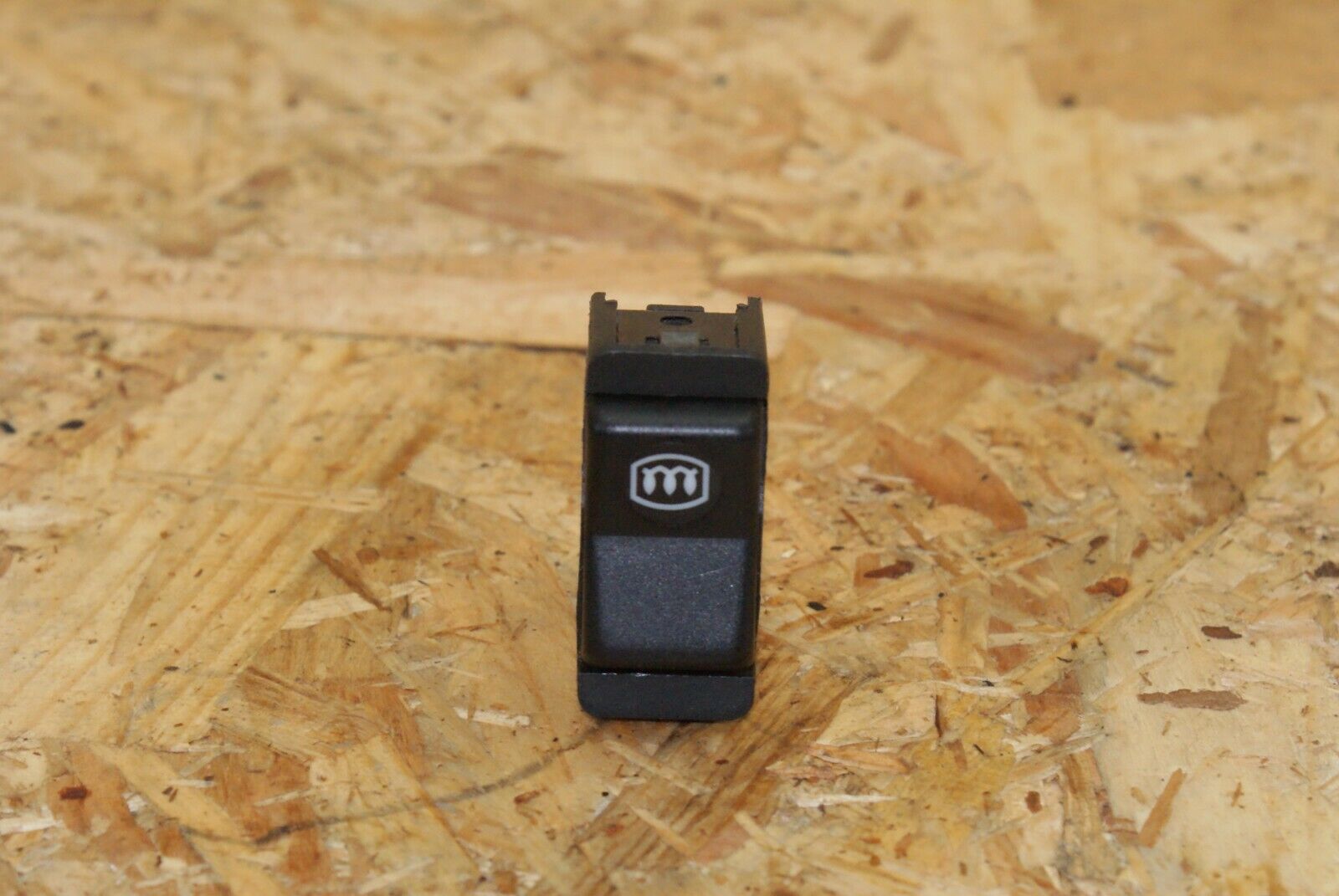 2392 Mercedes-Benz W123 280E Rear Window Defroster Switch 0008206110