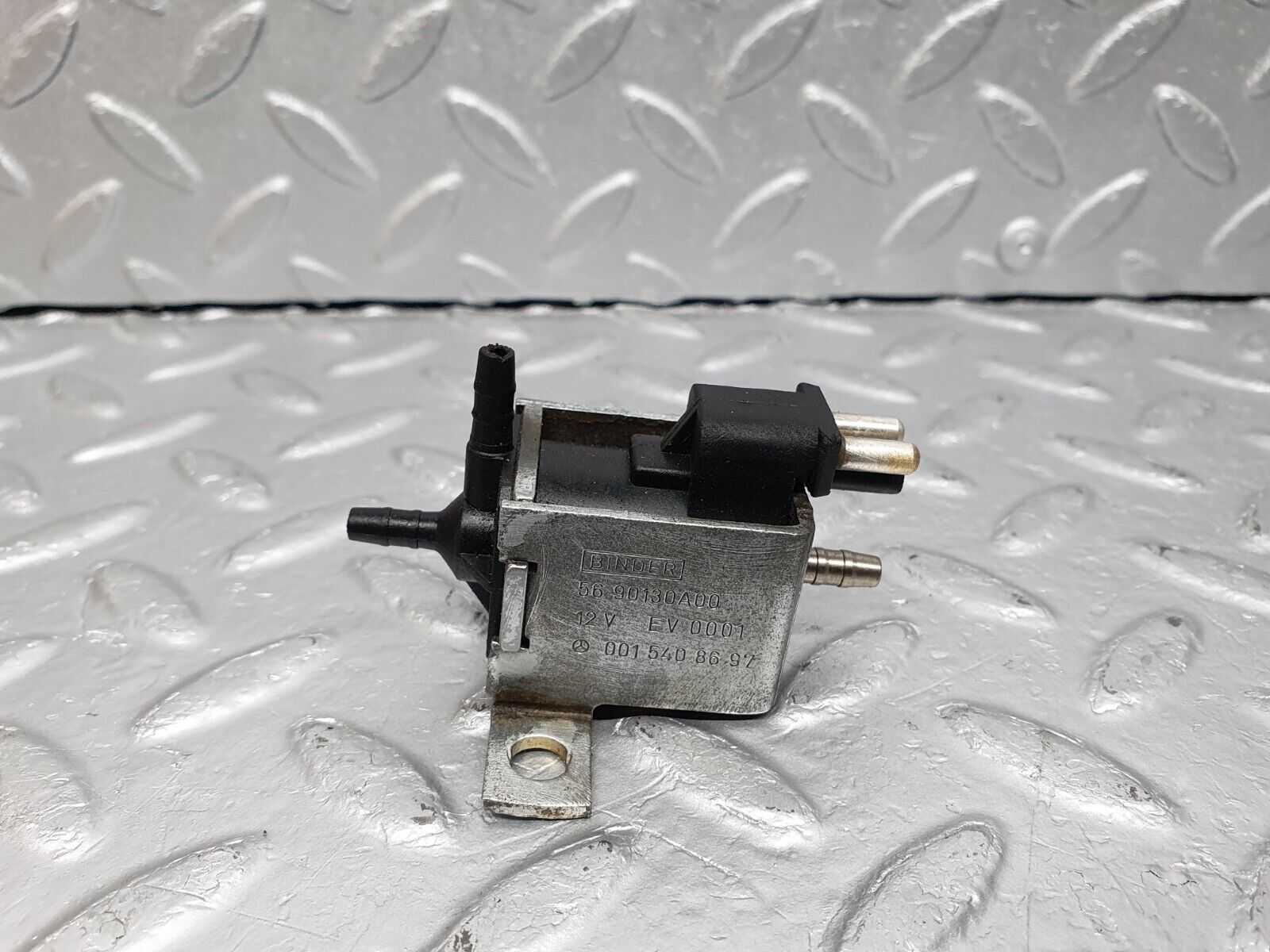 40947 Mercedes-Benz W126 300SE Vacuum Solenoid Binder 0015408697