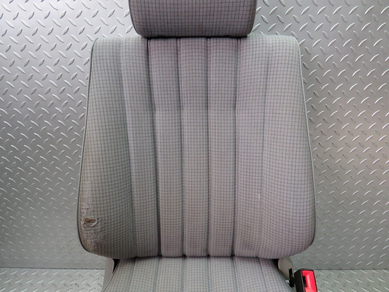 33706 Mercedes-Benz W201 190E 2.0L Front Right Driver Seat