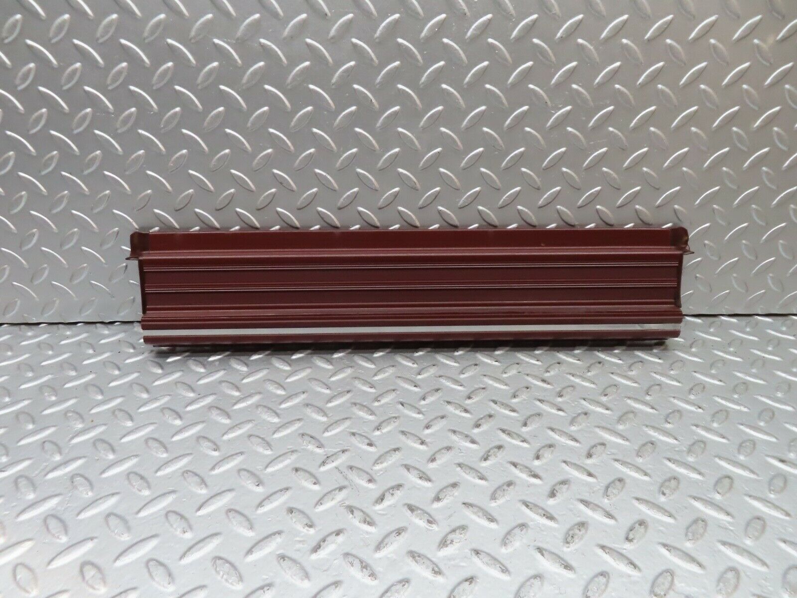 21477 Mercedes-Benz W126 300SE Rear Right Door Sill Cover Burgundy Red