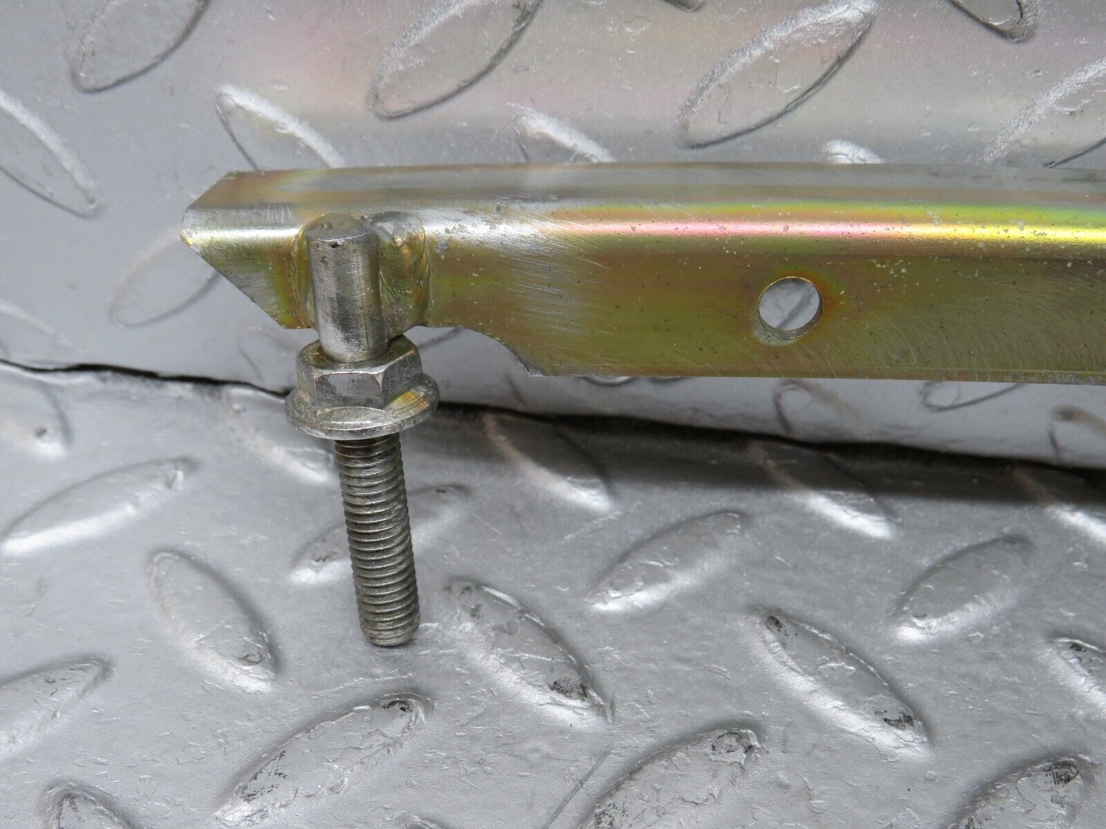 36865 Mercedes-Benz C126 420SEC Coupe Left Door Window Channel