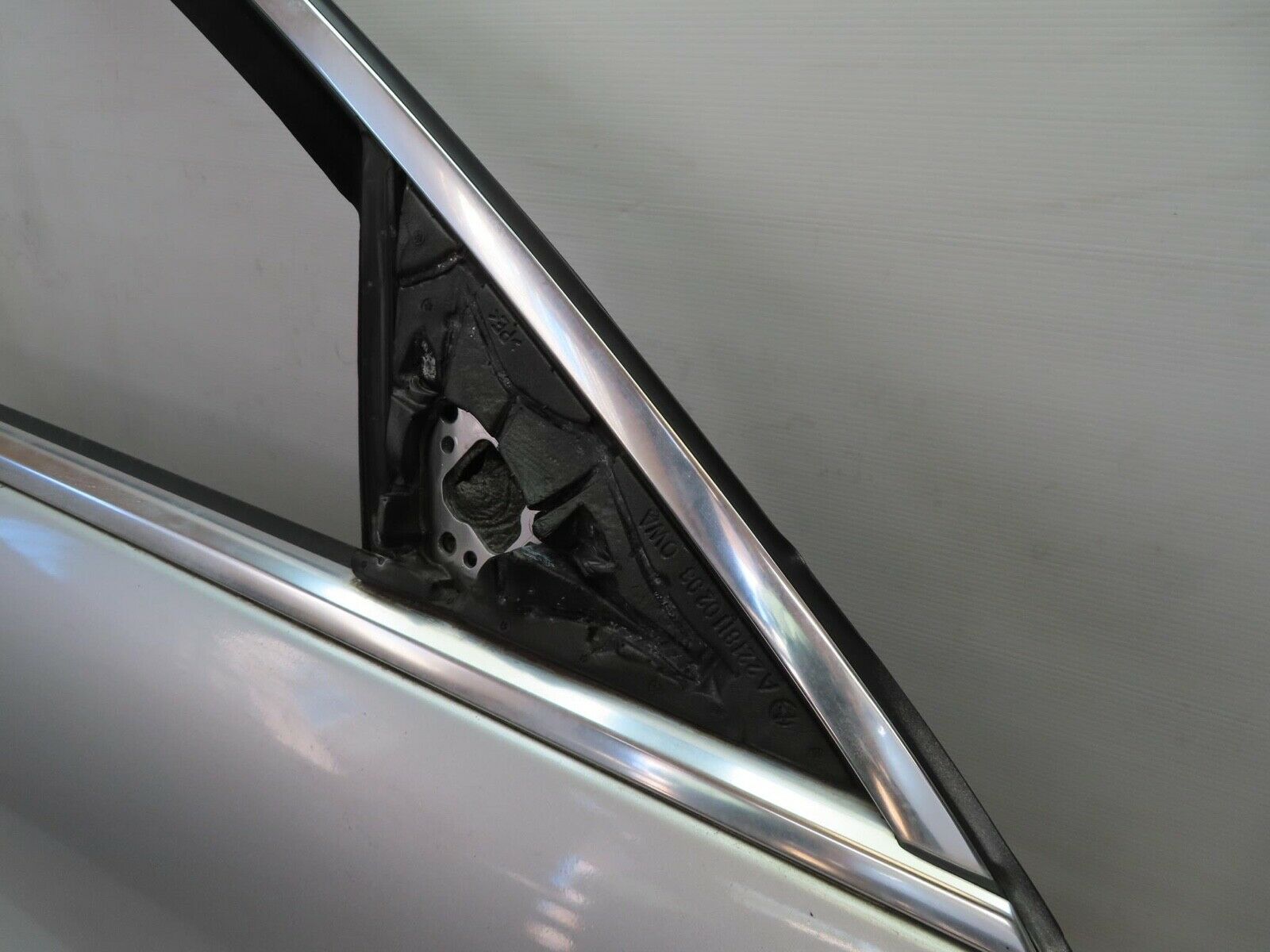 11244 Mercedes-Benz W221 S320 Front Right Door