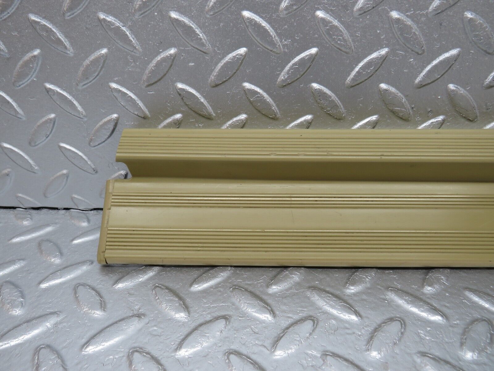 33980 Mercedes-Benz W124 260E Rear Right Door Sill Beige