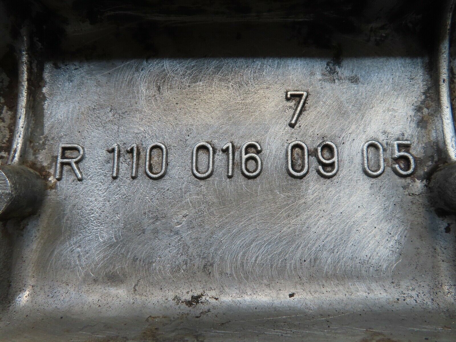 16992 Mercedes-Benz C123 280CE Coupe Cylinder Head Valve Cover 1100160905