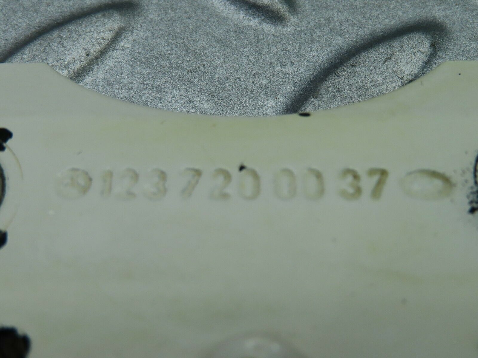 5848 Mercedes-Benz W123 200 Door Hinge 1237200037