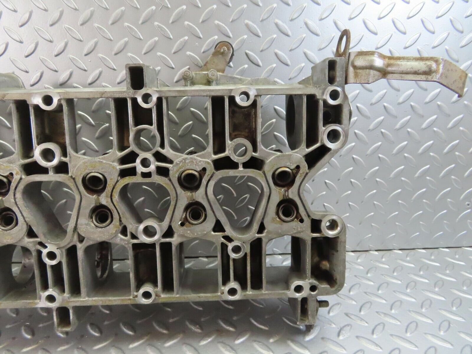 10188 Mercedes-Benz C123 280CE Coupe Camshaft Bearing Casing 1100163304