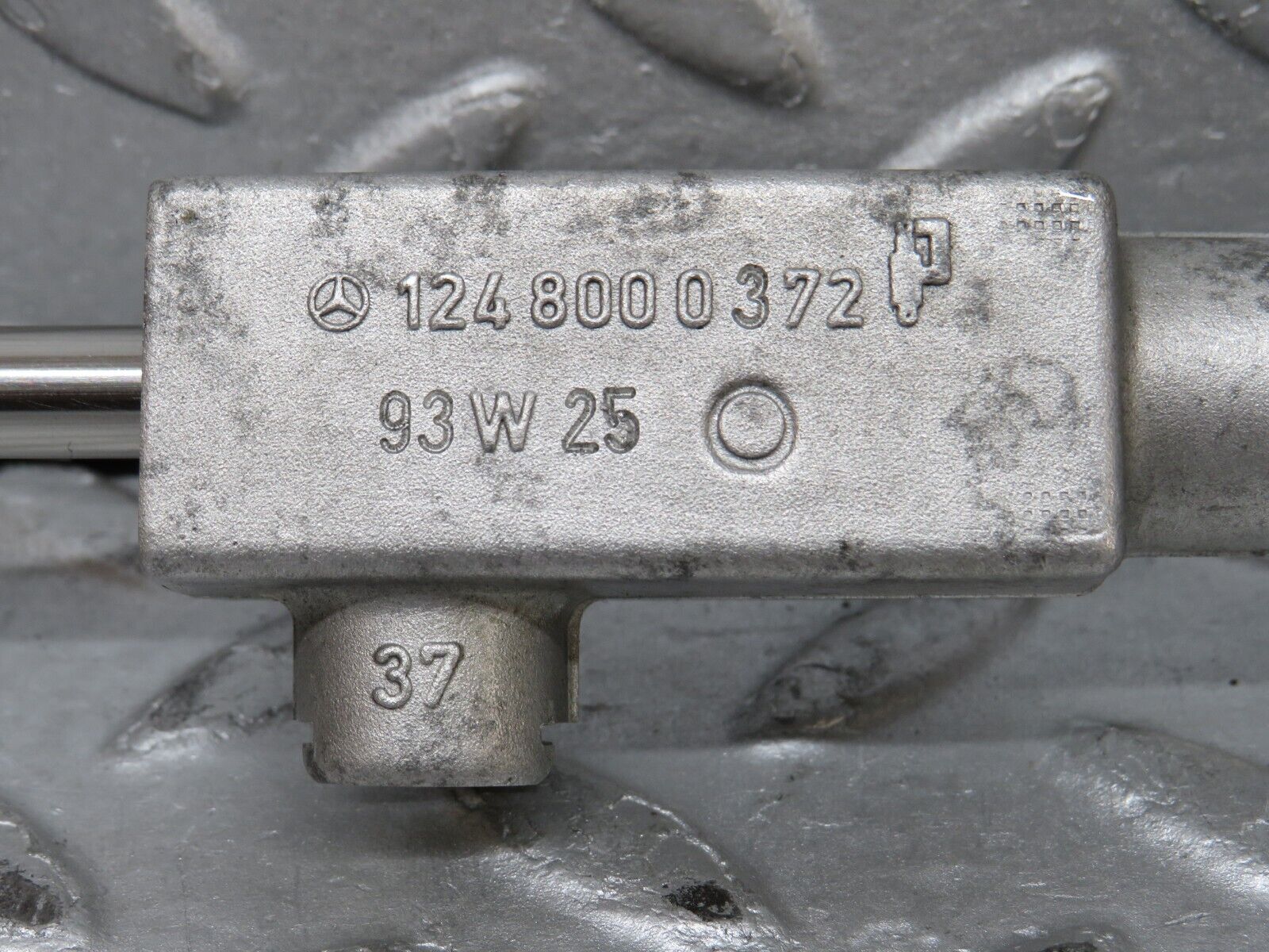 37821 Mercedes-Benz A124 320E Cabriolet Soft Top Hydraulic Actuator Left Side 1248000372