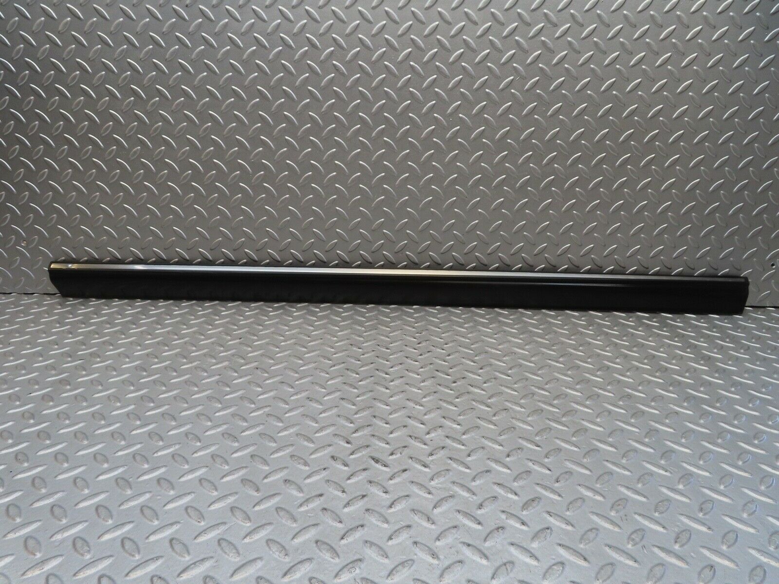 16860 Mercedes-Benz C123 280CE Coupe Right Door Lower Moulding Trim