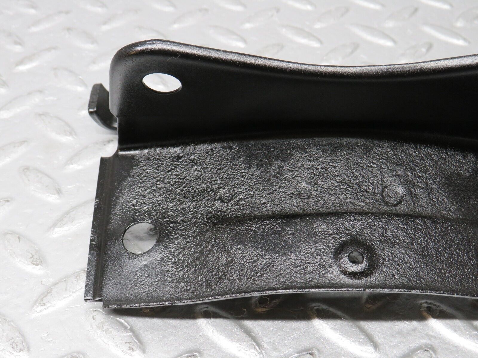 38146 Mercedes-Benz A124 320E Cabriolet Cardan Shaft Prop Shaft Support