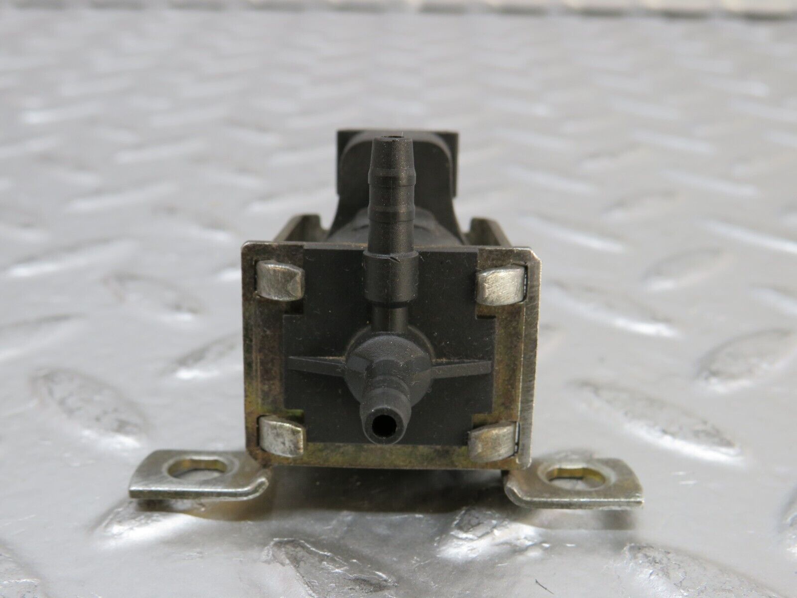 26710 Mercedes-Benz C124 220CE Coupe Vacuum Control Valve Pierburg 0015407097