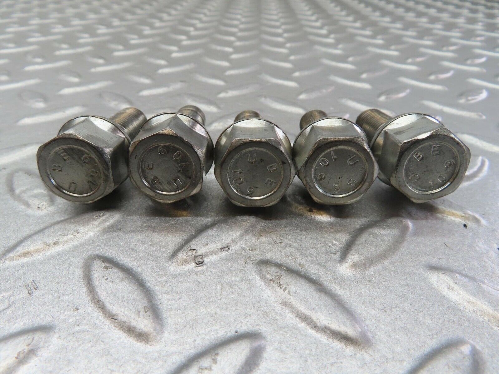 13222 Mercedes-Benz 5x Alloy Wheel Lug Bolt M12x1.5