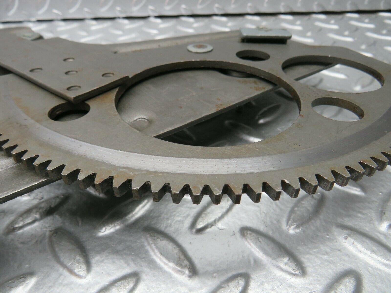 22892 Mercedes-Benz C107 450SLC Rear Right Power Window Regulator 1076701003