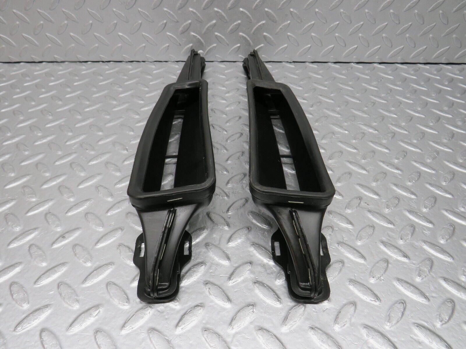 38558 Mercedes-Benz R129 280SL Coupe Dashboard Air Vent Duct 1298300219 1298300119