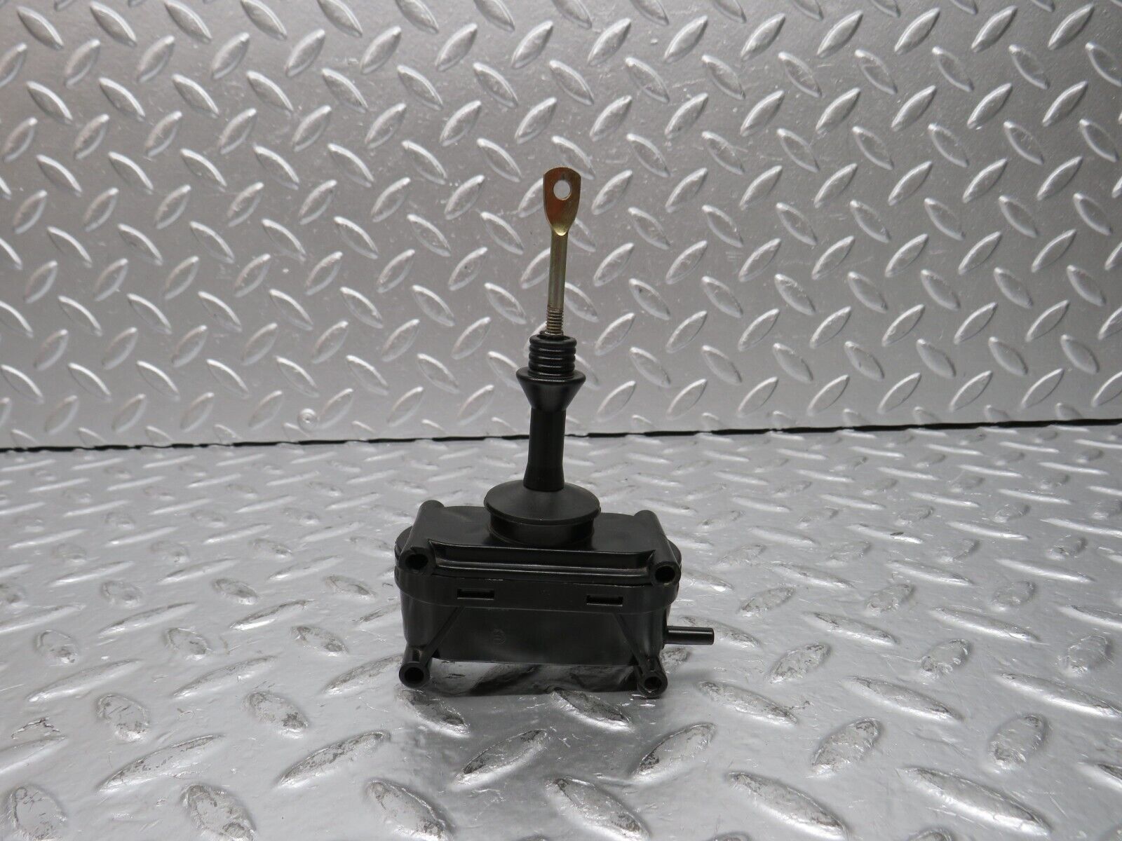 30876 Mercedes-Benz W201 190E 2.0L Door Lock Vacuum Actuator Front Left