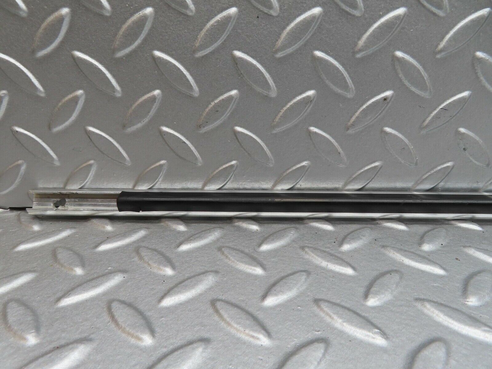 12942 Mercedes-Benz W111 220SE Front Right Door Centre Moulding Trim