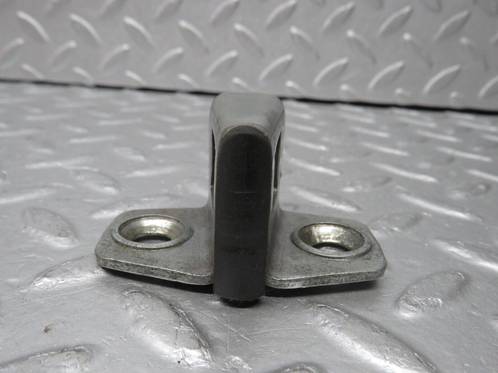 38061 Mercedes-Benz A124 320E Cabriolet Door Lock Latch