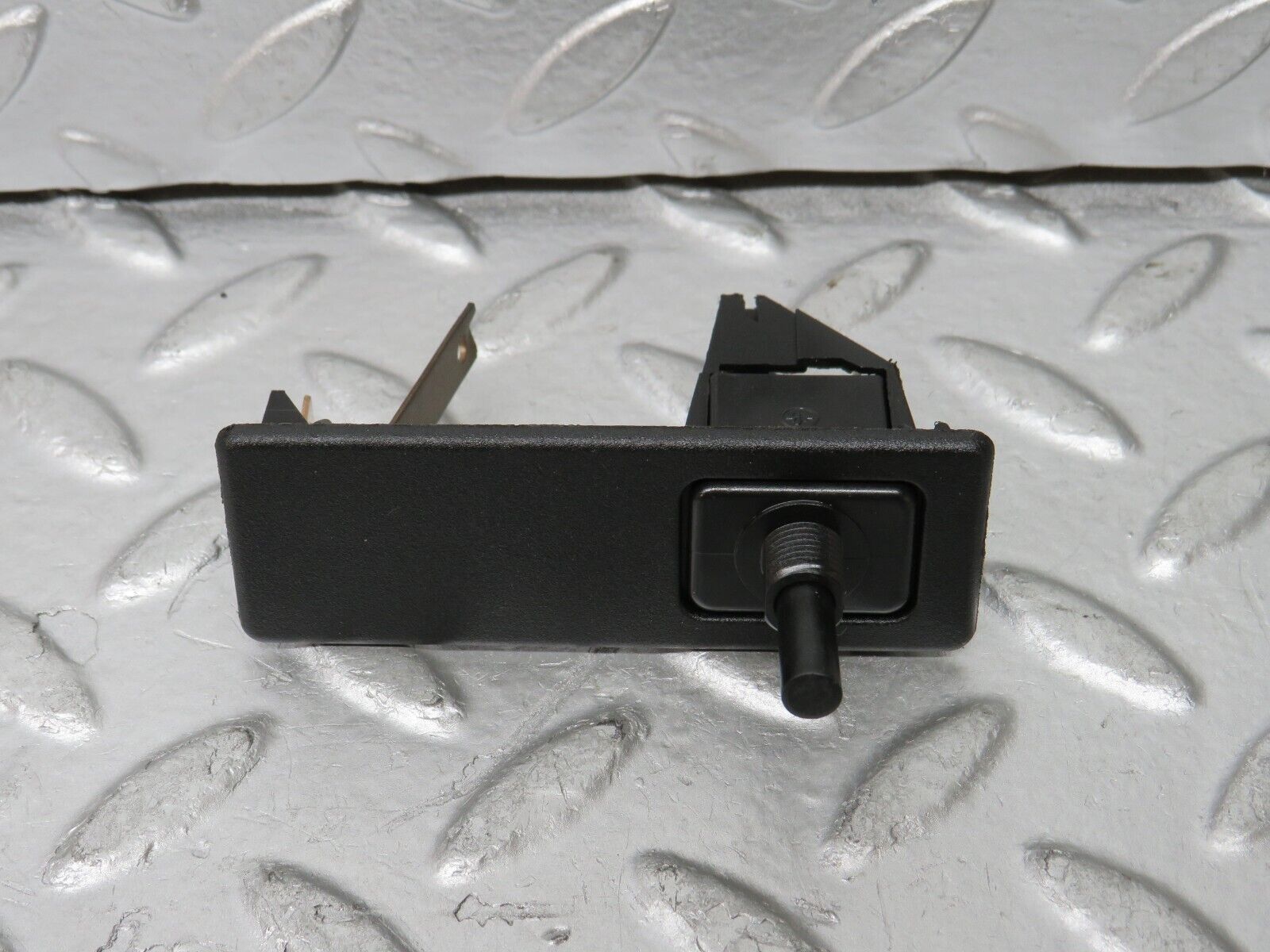 29714 Mercedes-Benz W123 230E Trunk Light Switch 1158202511