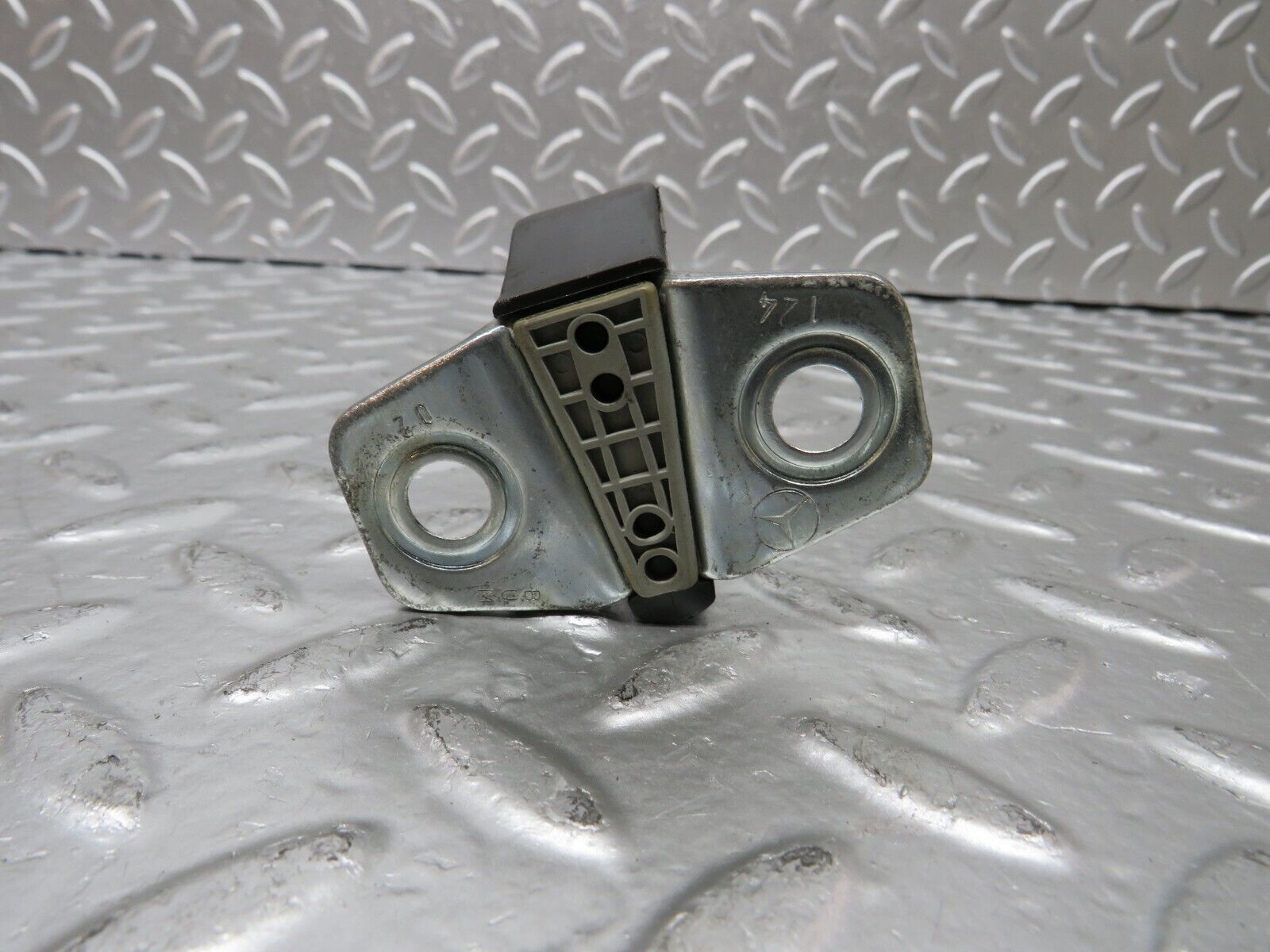 25185 Mercedes-Benz W201 190D Door Lock Latch