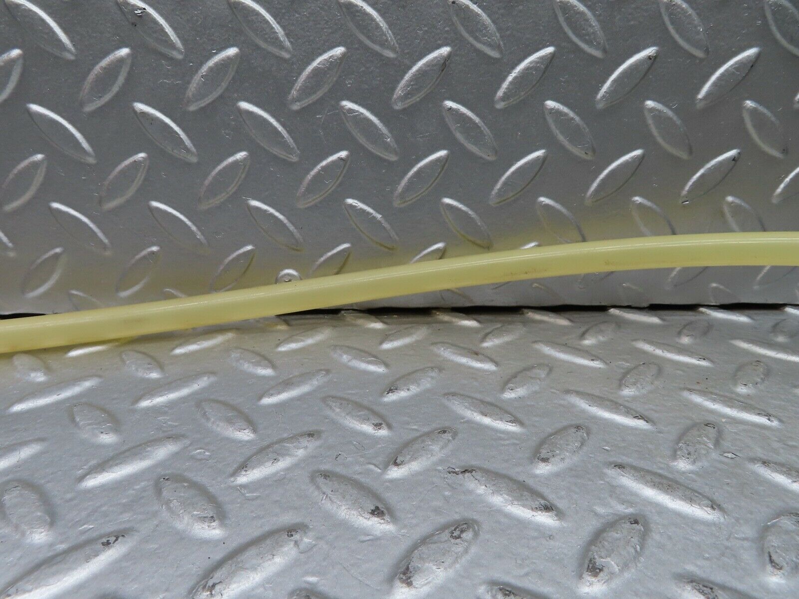 20911 Mercedes-Benz W114 250CE Coupe Brake Servo Vacuum Pipe