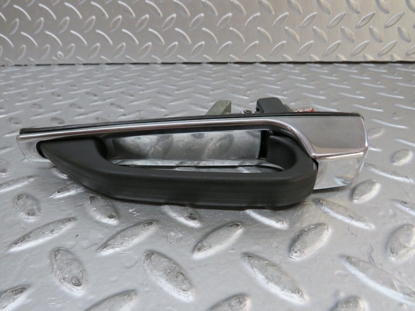 27054 Mercedes-Benz W123 280E Rear Exterior Door Handle 1237600359