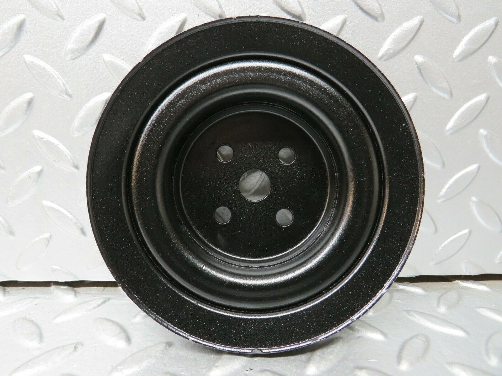 23517 Mercedes-Benz W114 280E Water Pump Pulley