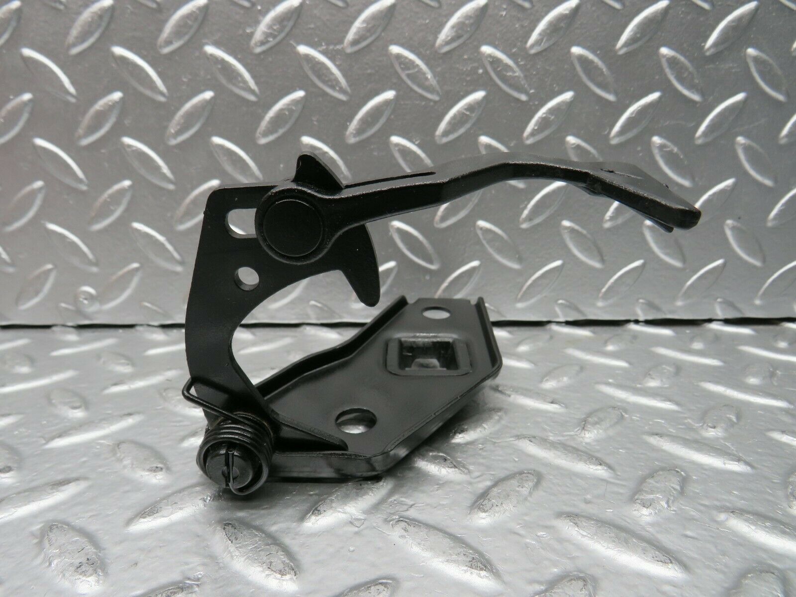 22614 Mercedes-Benz C124 E220 Coupe Bonnet Release Latch 1248800360