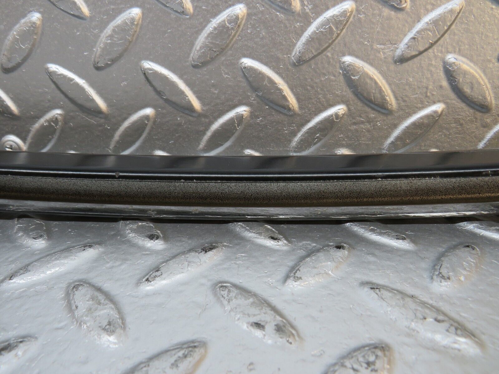 31210 Mercedes-Benz S124 220TE Wagon Rear Right Door Window Channel