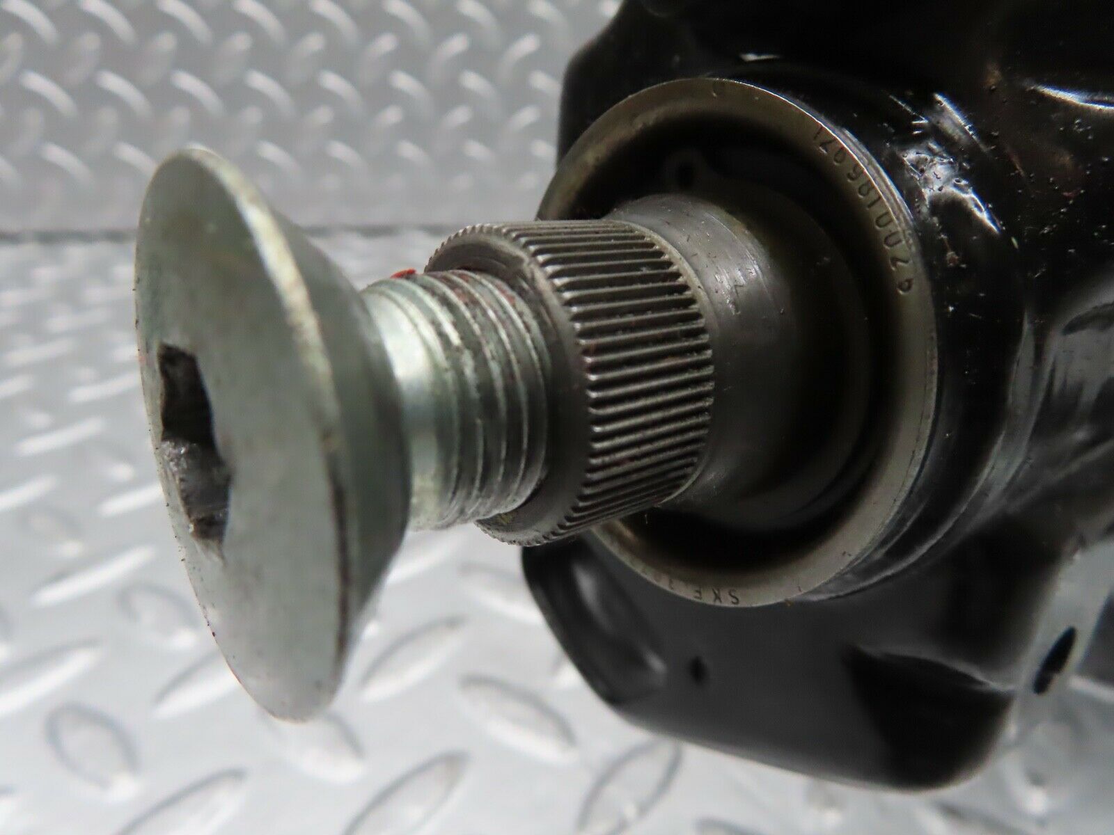 21233 Mercedes-Benz W123 230E Steering Column