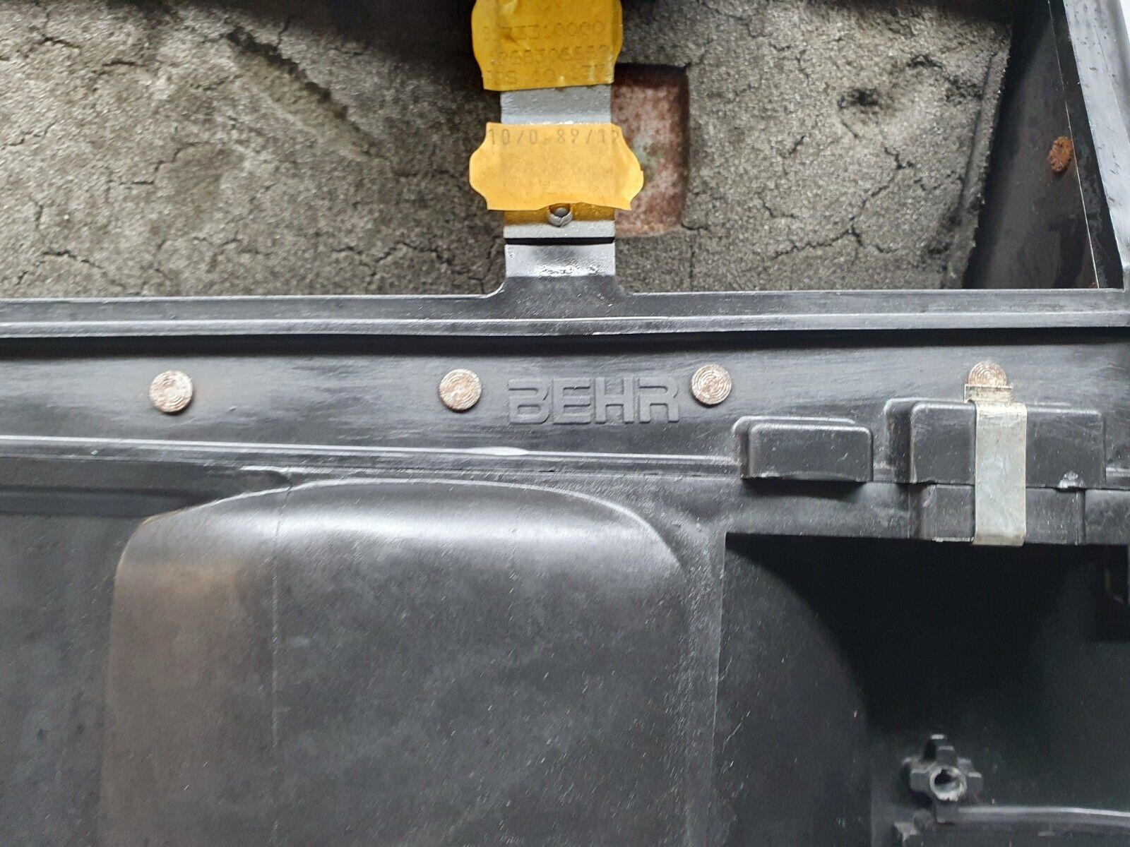40937 Mercedes-Benz W126 300SE Heater Box Blower Housing Behr
