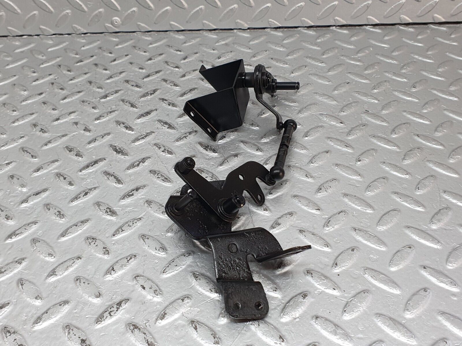 41240 Mercedes-Benz W126 300SE Throttle Linkage