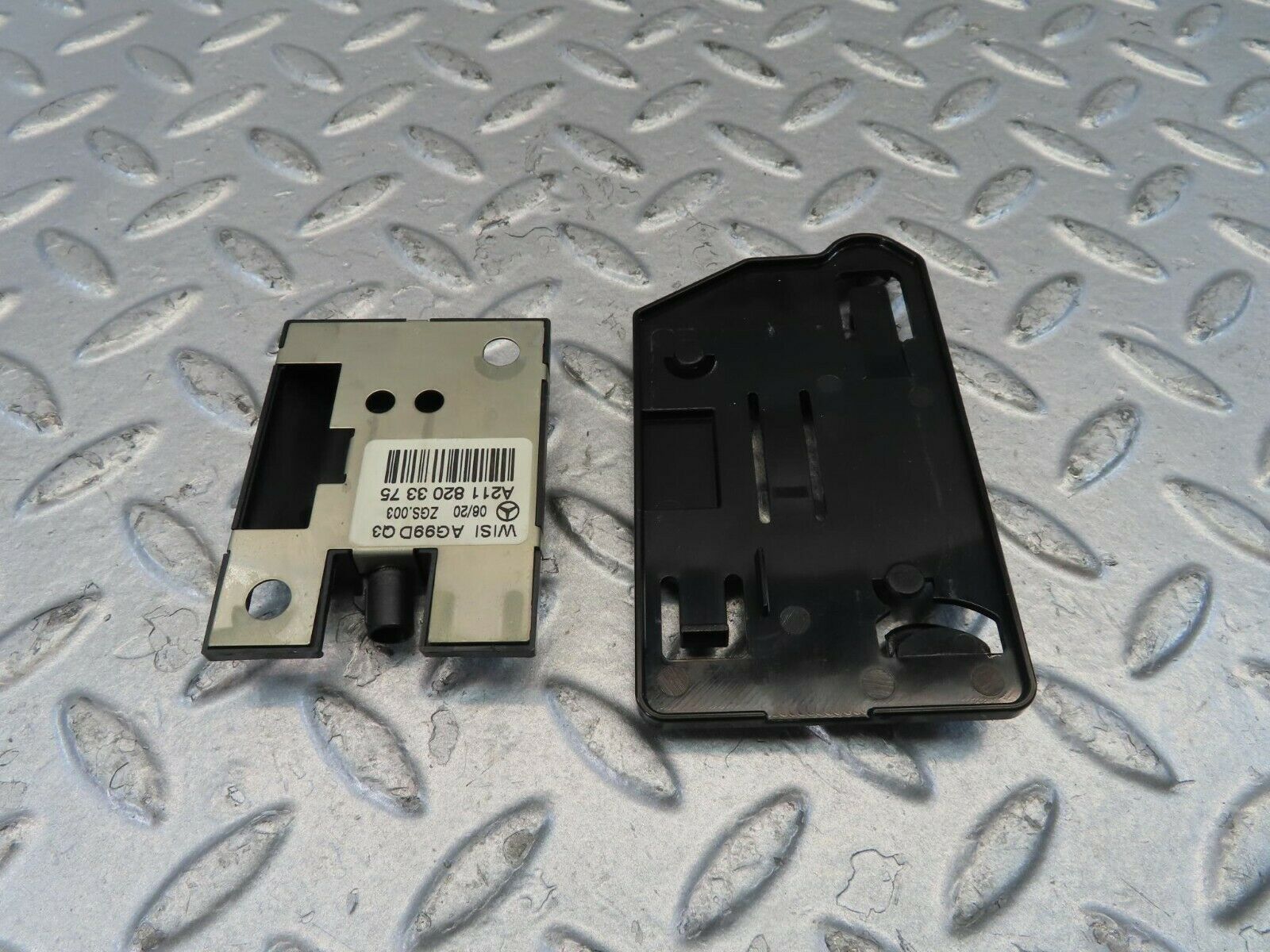 11135 Mercedes-Benz W221 S320 Bluetooth Phone Antenna Amplifier 2118203375