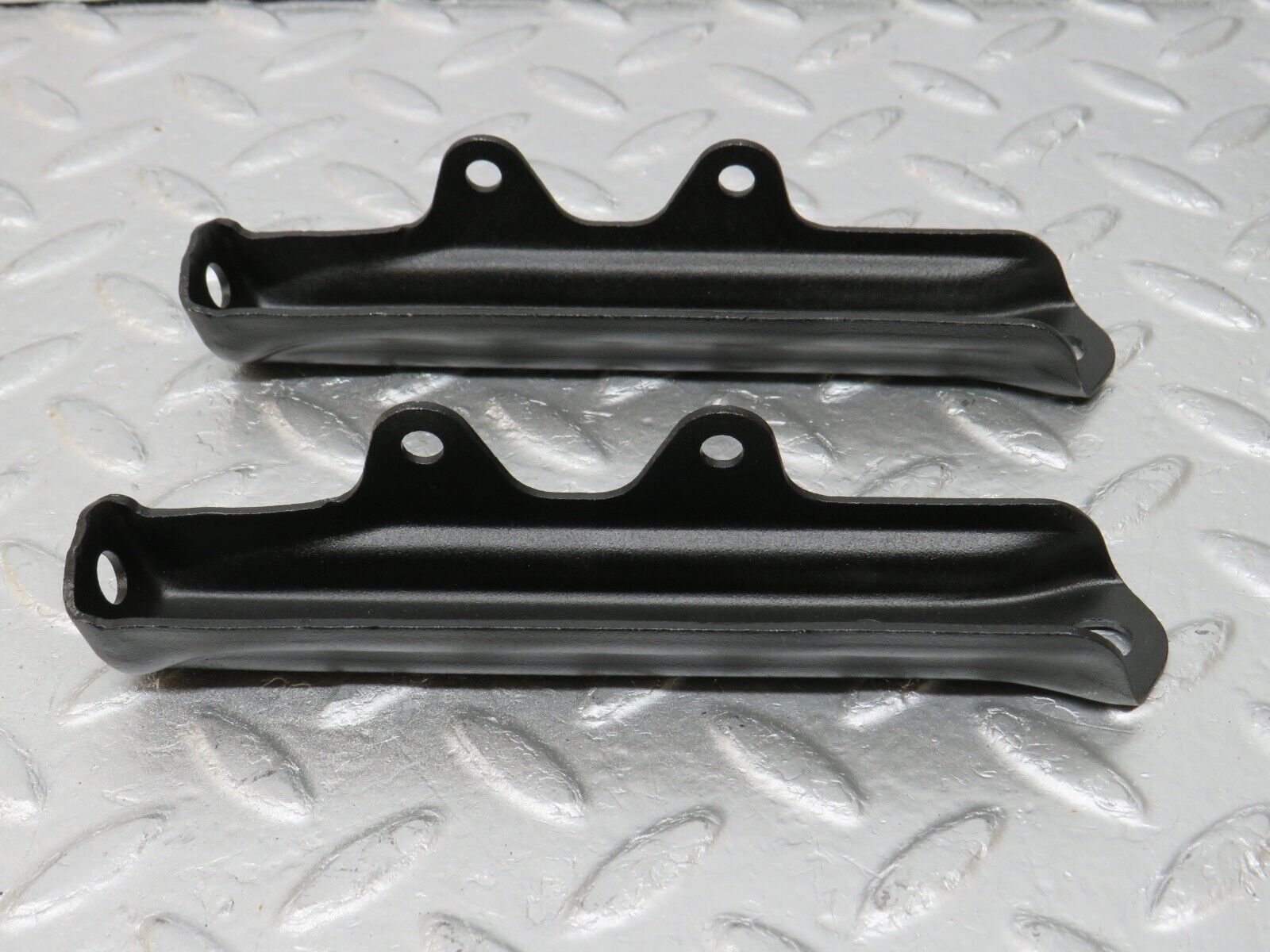 34675 Mercedes-Benz W124 260E Air Intake Manifold Bracket