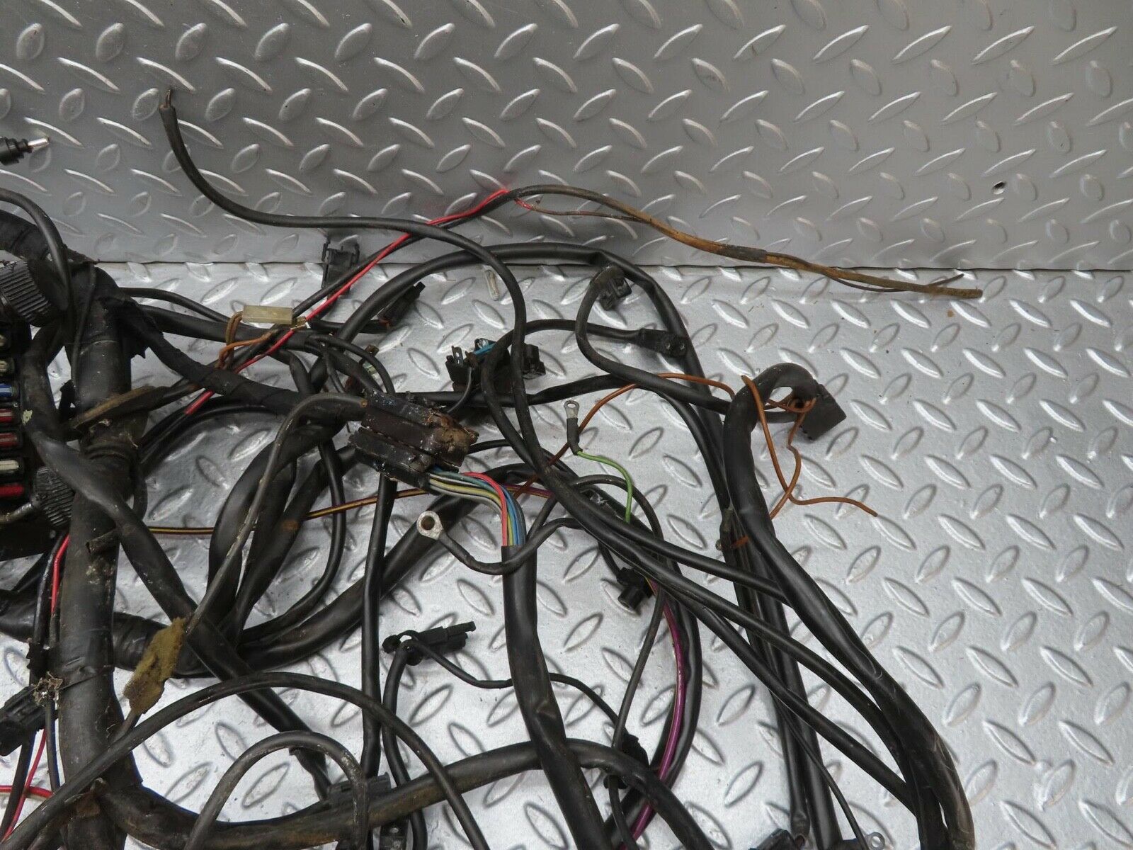 13570 Mercedes-Benz W123 200 Engine Chassis Body Wire Wiring Harness