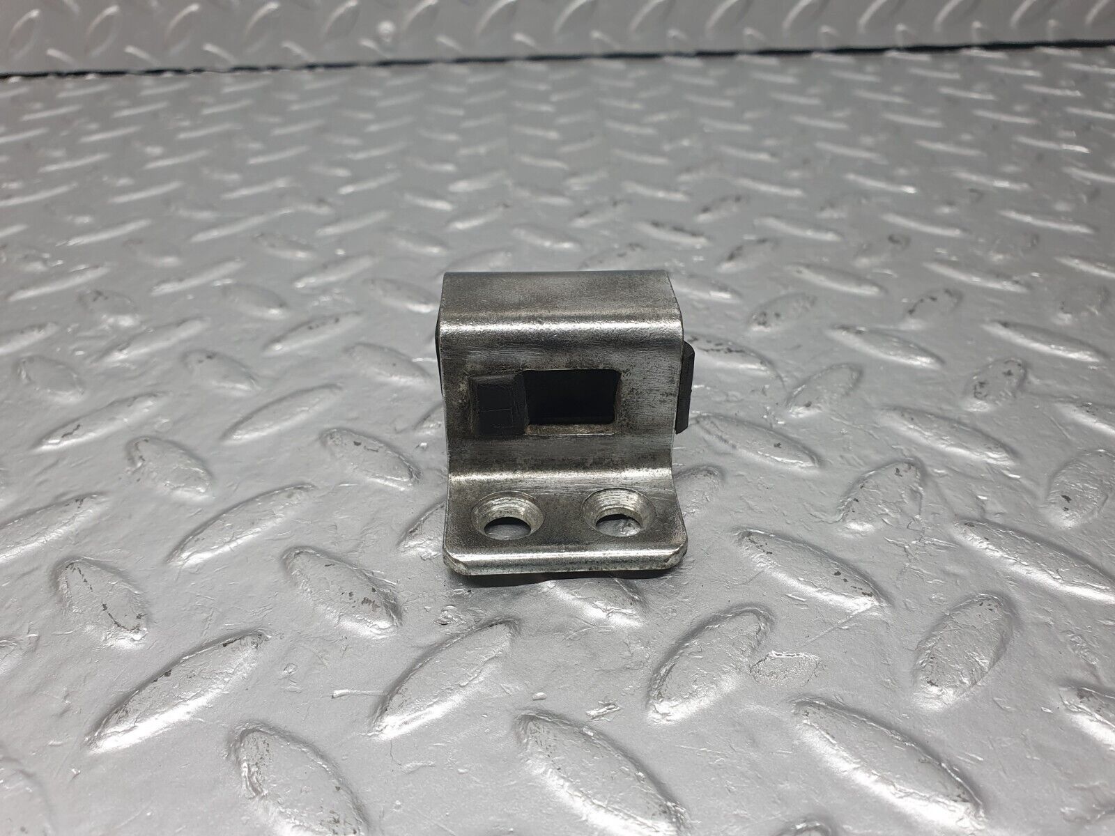 40915 Mercedes-Benz W126 300SE Door Lock Latch Left Side