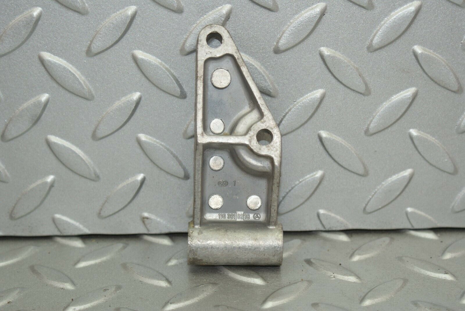 2684 Mercedes-Benz W116 350SE Gas Pedal Accelerator Bracket Holder