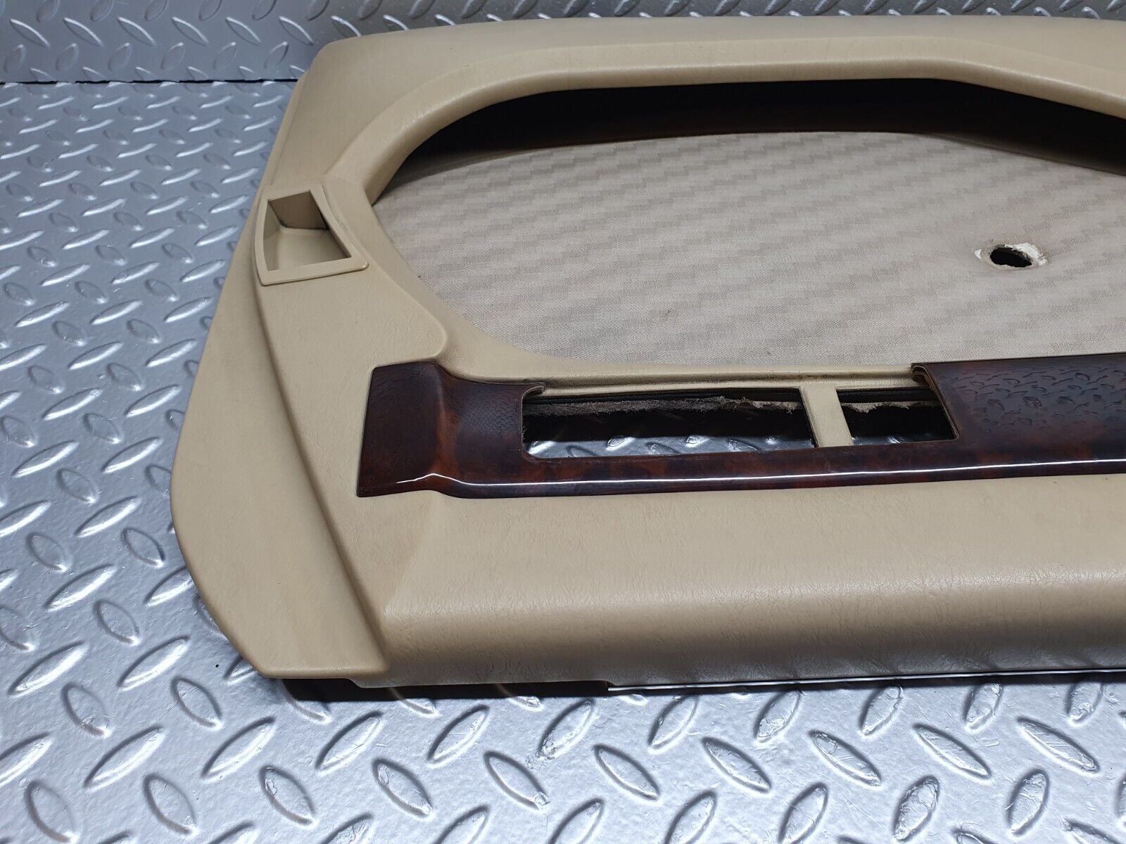 41121 Mercedes-Benz W126 300SE Front Left Door Card Beige 1267270170