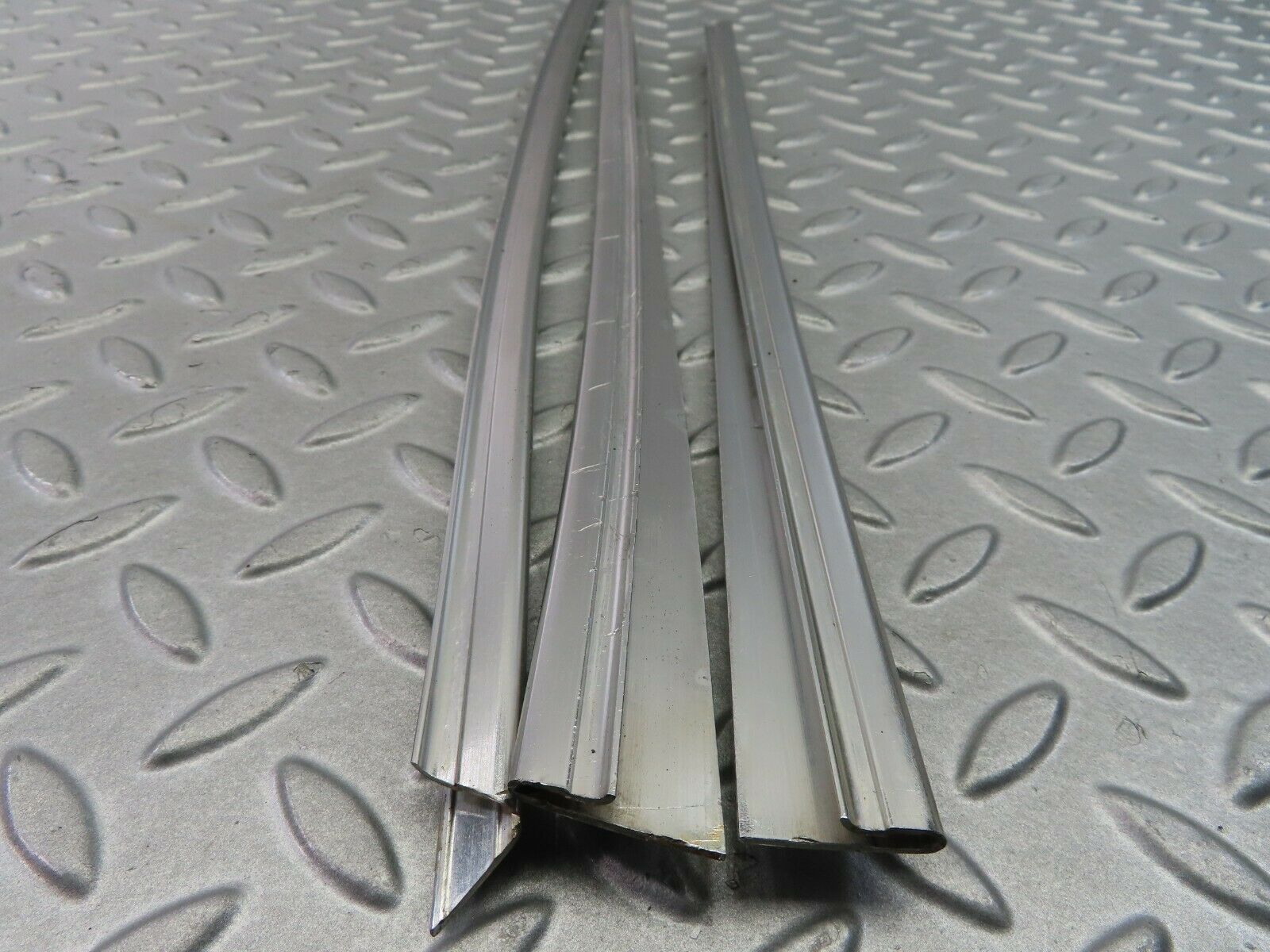 7781 Mercedes-Benz S123 230TE Wagon Door Chrome Window Frame Rear Right