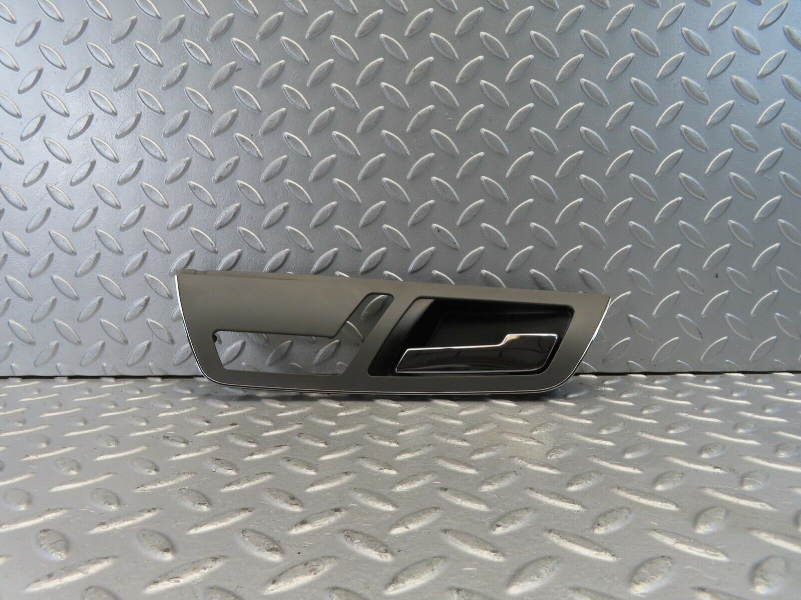 11106 Mercedes-Benz W221 S320 Rear Right Door Handle 2217304648